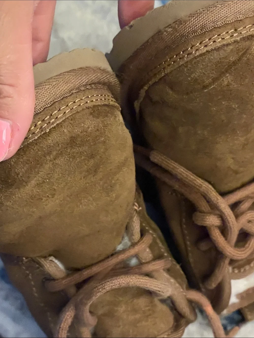 UGG Kids Chestnut Suede Shearling-Lined Chukka Boots
